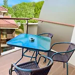 Long Sunny Apartment