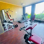 Long Sunny Apartment *