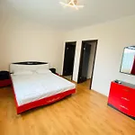 Long Sunny Apartment Shkorpilovtsi