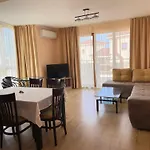 Apartment Long Sunny Shkorpilovtsi
