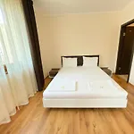 Long Sunny Apartment Shkorpilovtsi