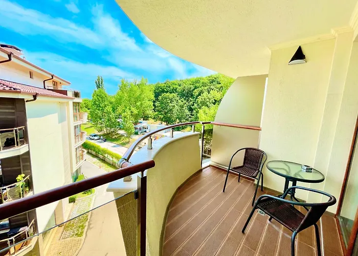 Long Sunny Apartamento Shkorpilovtsi