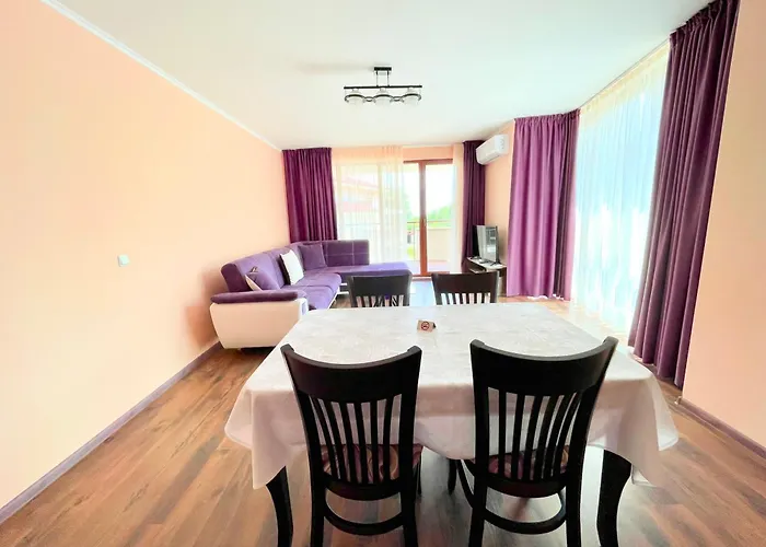 Long Sunny Lägenhet Shkorpilovtsi